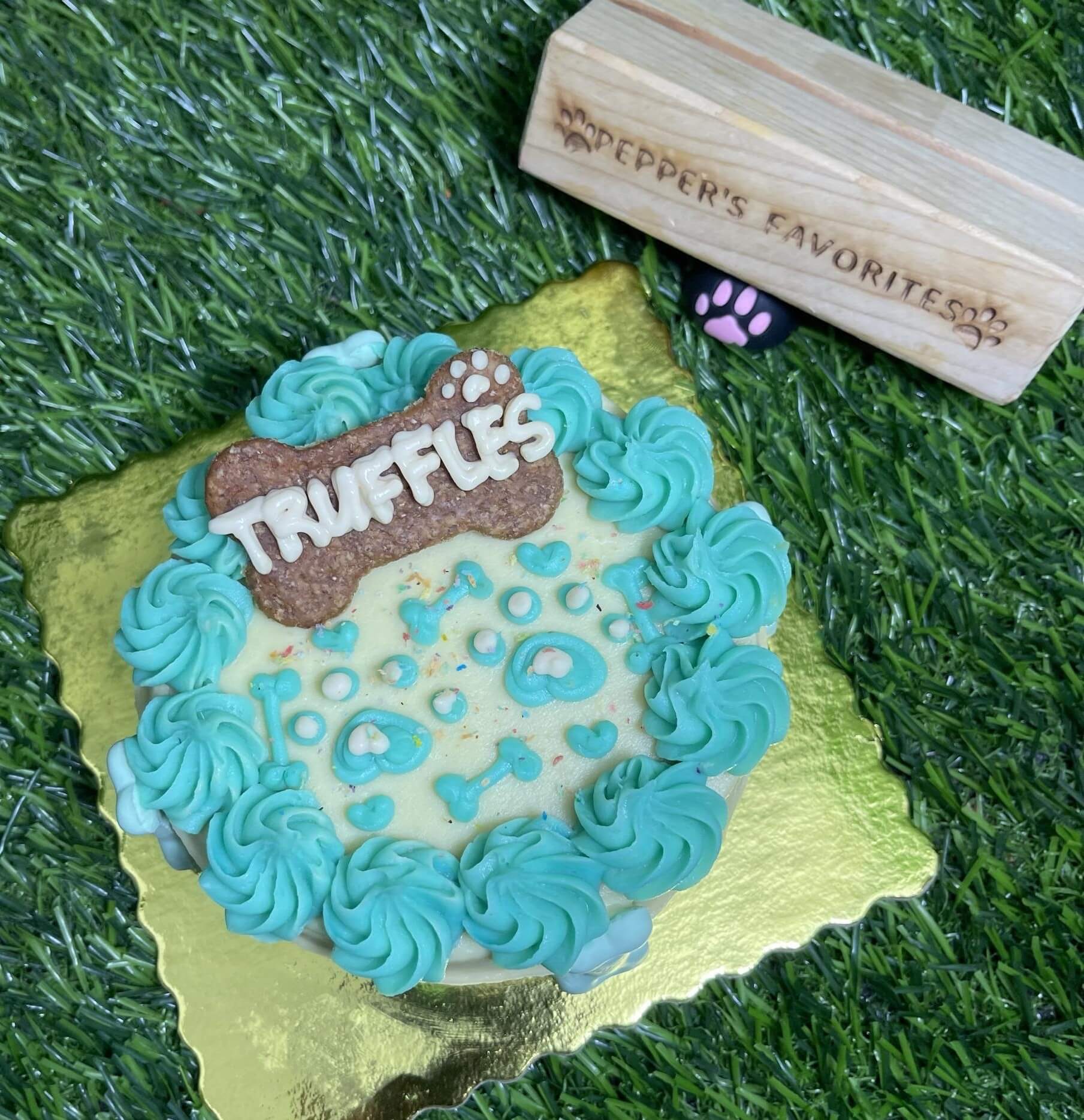 Regular Cake with Frosting